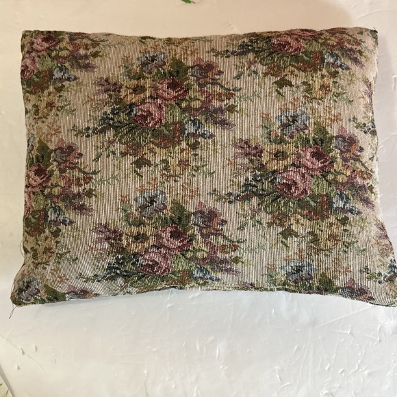 The Unbranded Brand Other - Vintage Rectangle Cottagecore Victorian Cabbage Rose Tapestry Throw Pillow 16x12